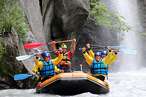 il Rafting è uno sport di gruppo altamente socializzante